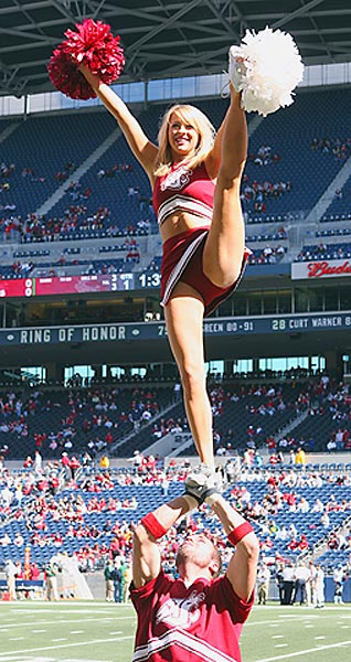 cheerleader-leg-lift