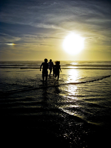 sunset beach silhouette running newport digitalcameraclub 1mill abigfave anawesomeshot isawyoufirst flickrestrellas