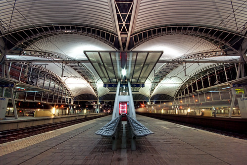 city station leuven architecture night train europe belgium drieduizend symmetry trainstation
