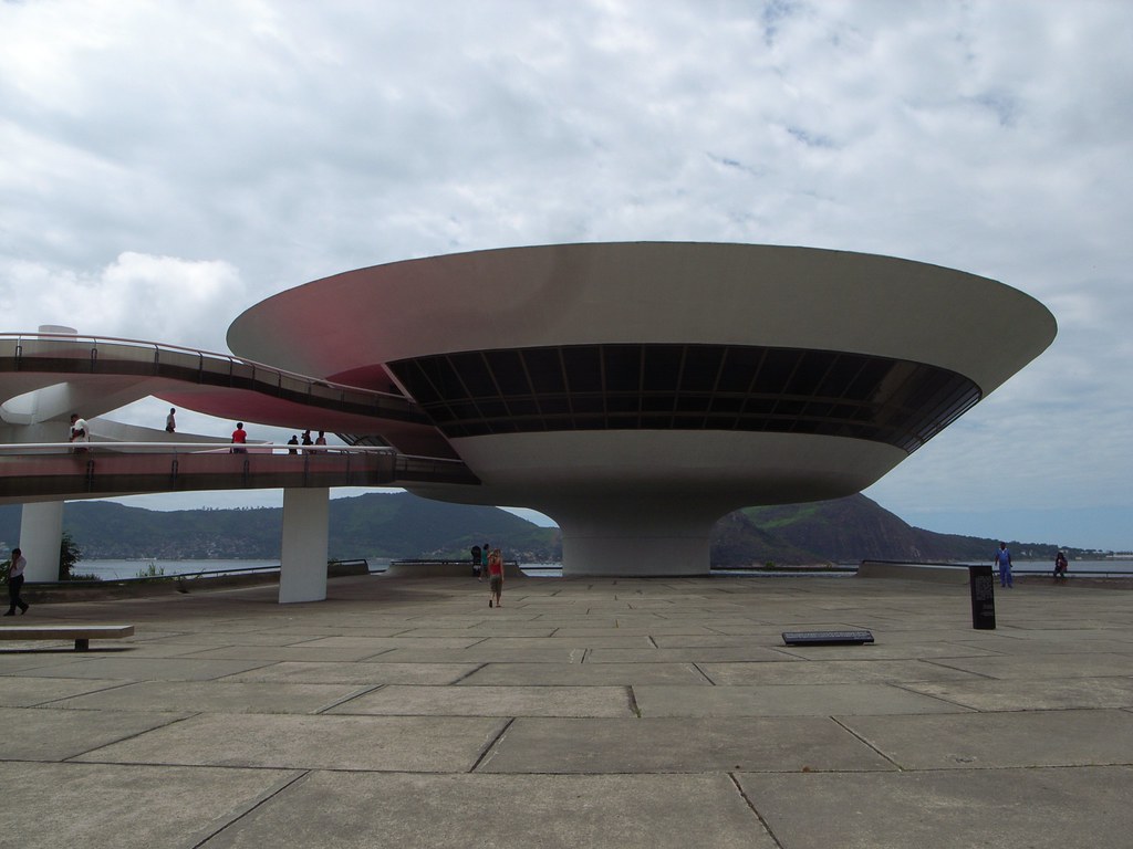 Niterói Contemporary Art Museum balances above the bay