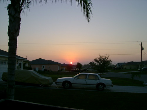 Sunrise by betobr71, Nascer do sol em Fort Myers, na Florida, visto da lateral de casa.usa sol sunrise florida harry eua 