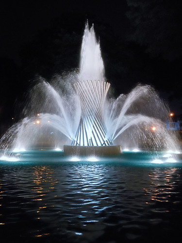 fountain night nikon 18200vr d80 abigfave parquedelareserva fuentedelavida elcircuitomagicodelagua