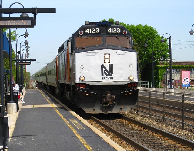 NJ Transit 4123