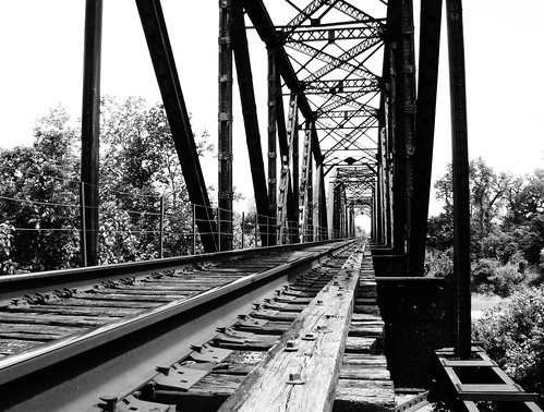 railroad train coloradoriver coloradocounty columbus texas truss bridge throughtruss black white bw blackwhite blackandwhite pontist united states north america