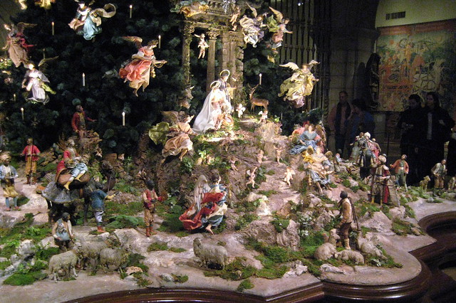 NYC - Metropolitan Museum of Art - Annual Christmas Tree and Neapolitan Baroque Crèche
