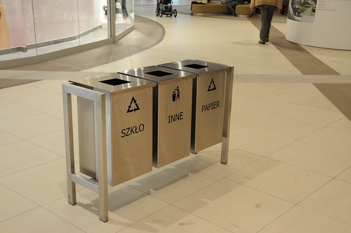eco-trash-bins-kuba-bo-anowski-flickr