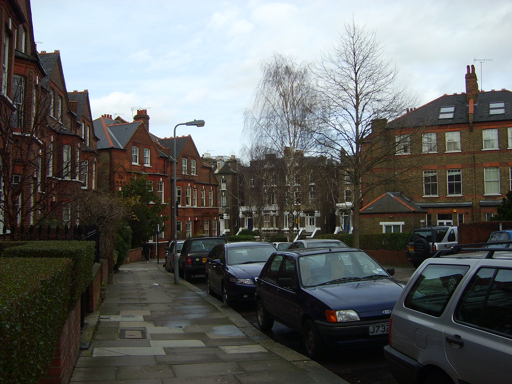 S6000302 | This is a normal street near Sarah's house in Bel… | Flickr