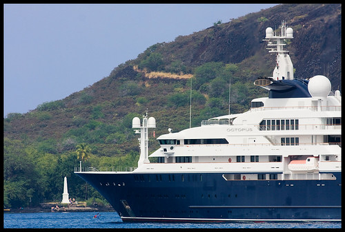 hawaii boat big yacht large microsoft octopus huge billionaire paulallen demais kealakekuabay 21751 justkiddingpaul captaincookreturns