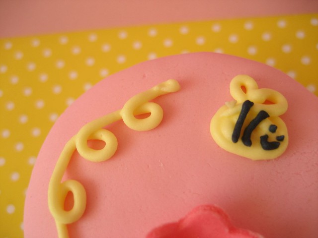 pink orange bee cupcakes 3174