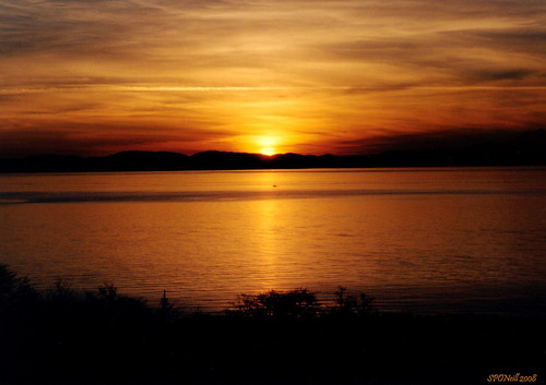seattle sky orange mountains water silhouette clouds catchycolors glow sunsets pugetsound olympics picturesque emeraldcity jetcity thebigone catchycolorsyellow americaamerica abigfave colorphotoaward colourartaward skyascanvas 200907bvstsun