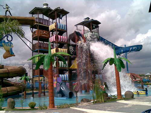 Spill Bucket | by Caribbean Island Water park Balikpapan