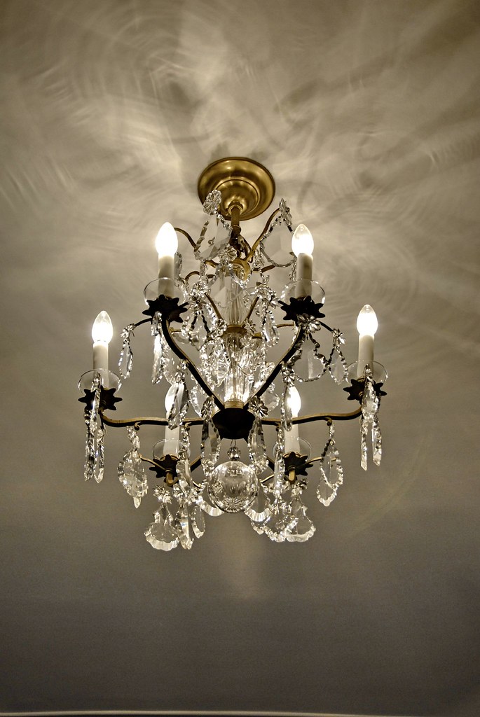 France Baccarat R0014 - Detail of the chandelier in the gues… - Flickr