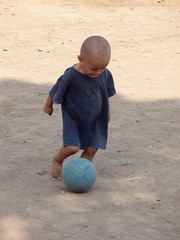 Young soccer champion - Pequeño campeón de Futbol; Barrio Las Acacias de Santa María, El Paraíso, Honduras