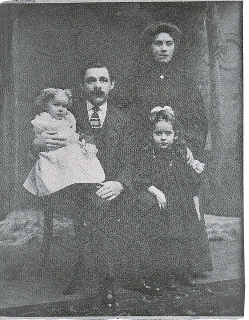 William and Margaret Kelliher Christman Family_1905