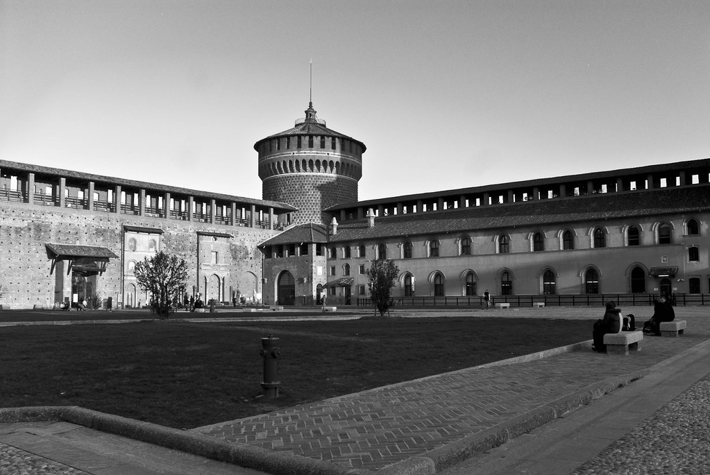 Milano Castello Sforzesco 1964 