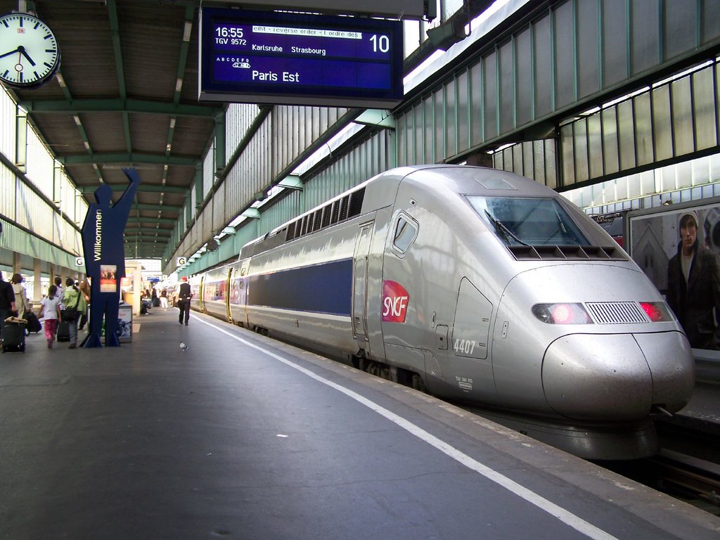 TGV Von Stuttgart Nach Paris - Nehru Memorial