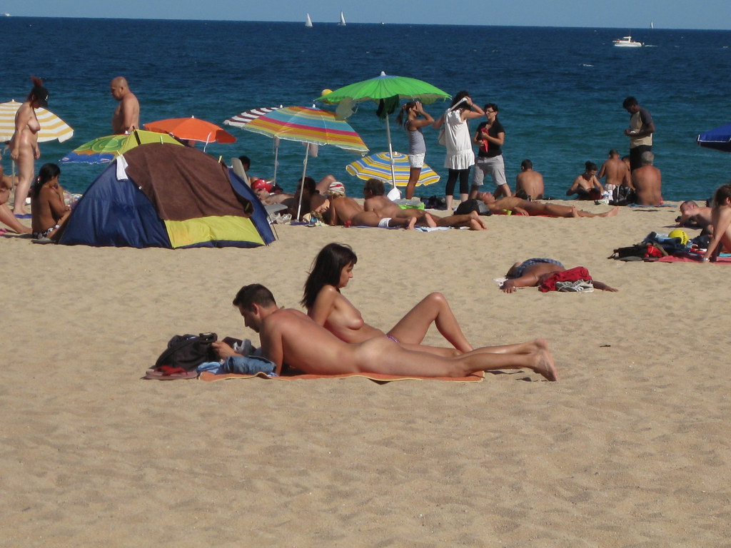 barcelona, woman, man, girl, nude, spain, breasts, couple, badalona, naken.