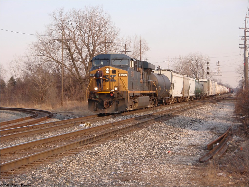 CSX | CSX train passing through the diamonds, and the conduc… | Flickr