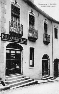 Ancienne pharmacie à Orgelet
