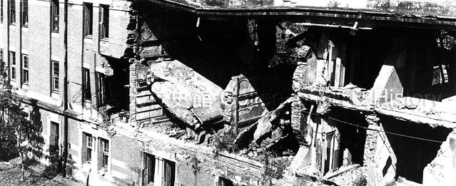 1945年戰後台大醫院鍋爐間被美軍炸過後滿物瘡痍之景象
