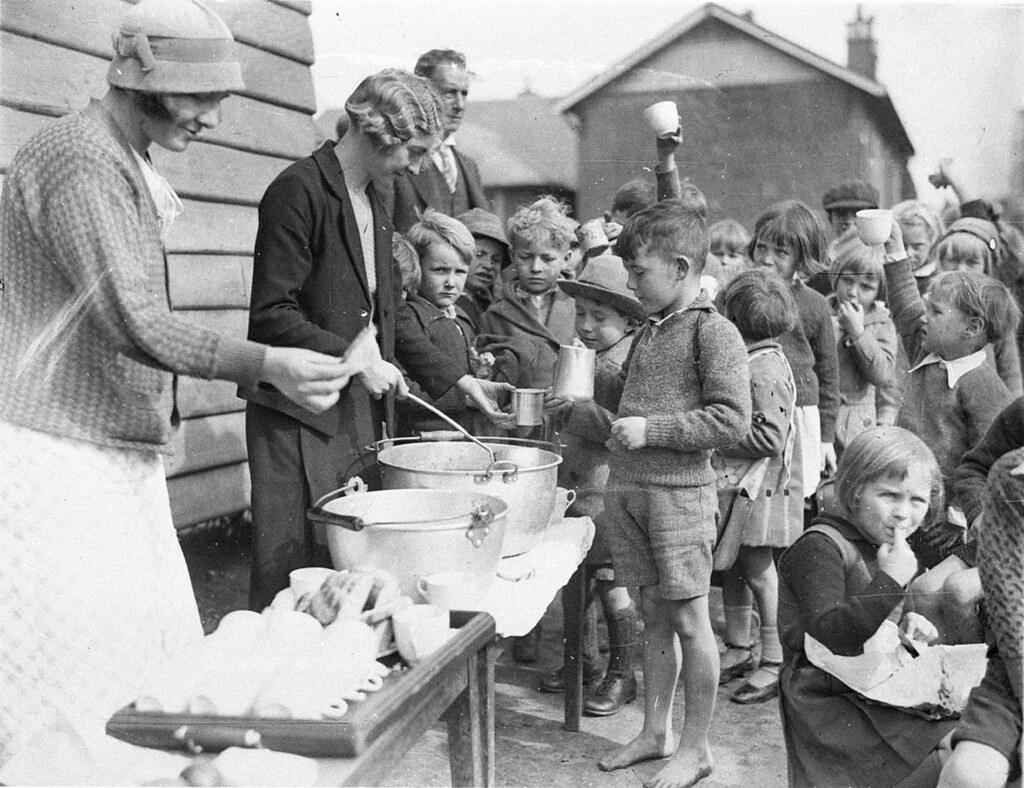Schoolchildren Line Up For Free Issue Of Soup And A Slice Flickr