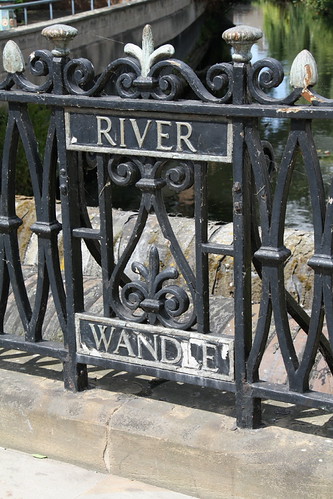 Bridge over the Wandle at Wandsworth High Street, SW18 | by L'habitant