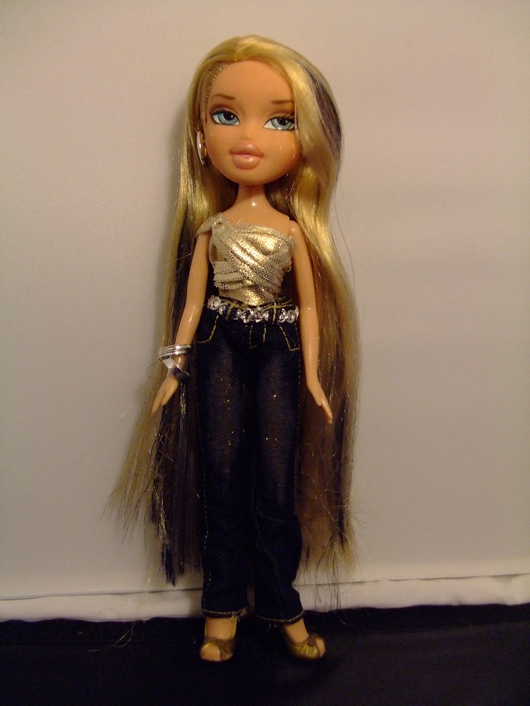 Bratz Doll - Magic Hair Cloe.