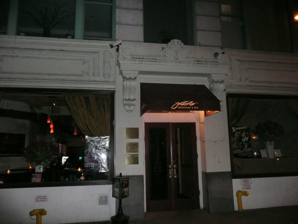 P1000114 P. Diddy's Restaurant called Justin's after his s… Flickr