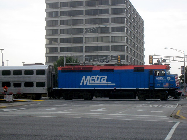 Metra Train - Lee Street - Des Plaines