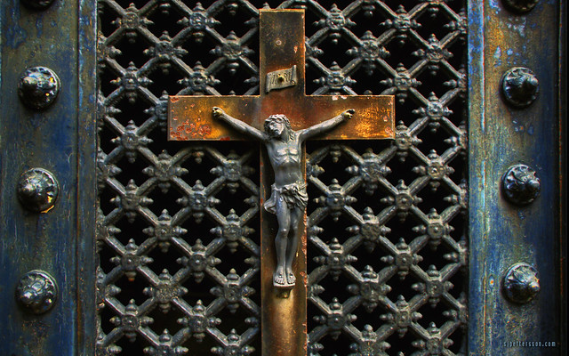 Pere Lachaise Crucifix
