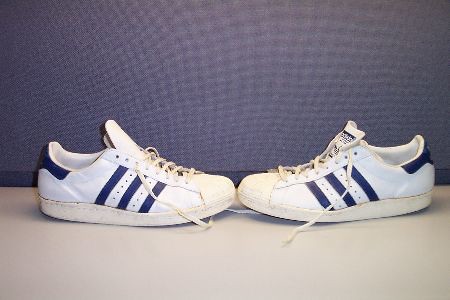 białe buty adidas