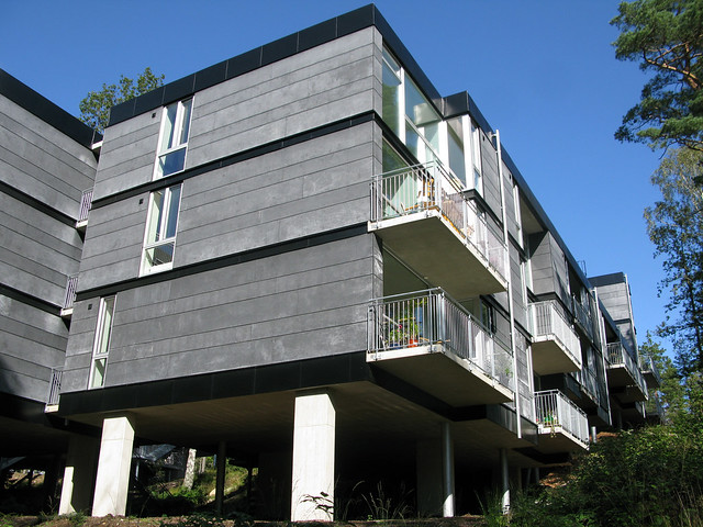 Halssmycket I: Housing above the nature