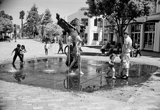 The Lion's Fountain - Downtown Culver City, California - GW690 - Acros 100