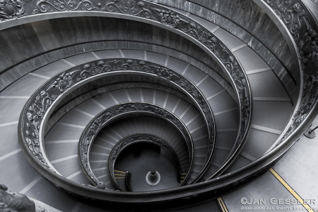 Giuseppe Momos double helix staircase Vatican City 03