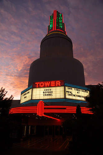 20091026 Tower Theatre by Tom Spaulding, <a href="http://farm3.static.flickr.com/2442/4048947126_2b5447946a_b.jpg" rel="nofollow">Large</a>.c