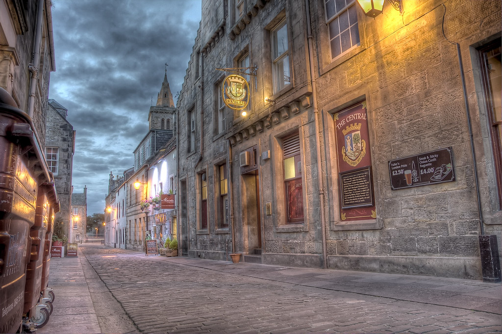 College Street - St Andrews, at night | College Street, St a… | Flickr