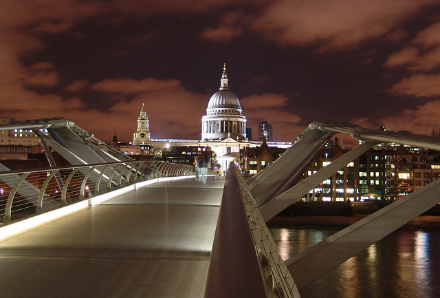 London 24 Millenium Bridge Night DSC07629