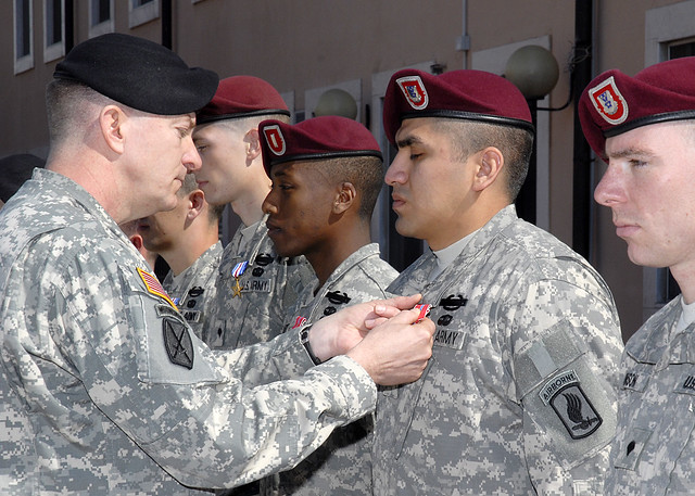 Vicenza Soldiers honored for bravery in Afghanistan 090320