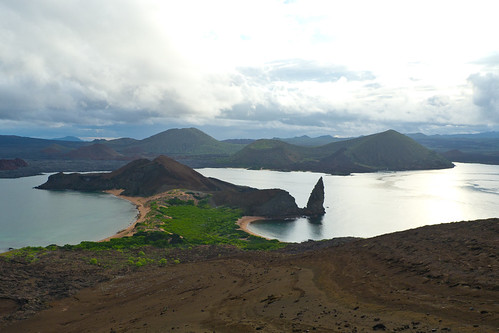 Pinnacle Rock - Bartholomé Island, - Isla Santiago - Galapagos by Rita Willaert, Pinnacle Rock - Bartholomé Island- Isla Santiago - Galapagos
  
Bartholomé heeft overweldigende land