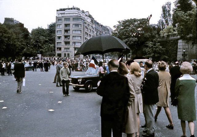 Mai 1968. Manif' CDR Place du Trocadéro. Anscochrome 1968.
