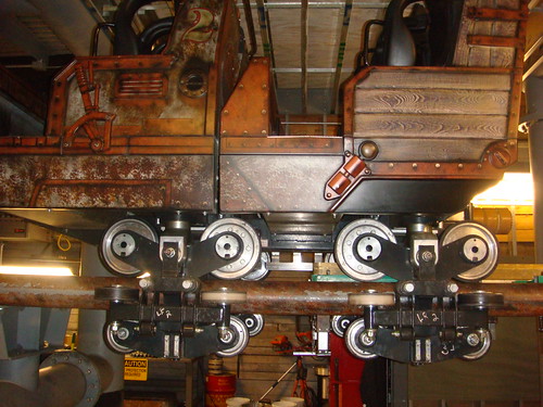 mystery-mine-trains-at-dollywood-martin-lewison-flickr