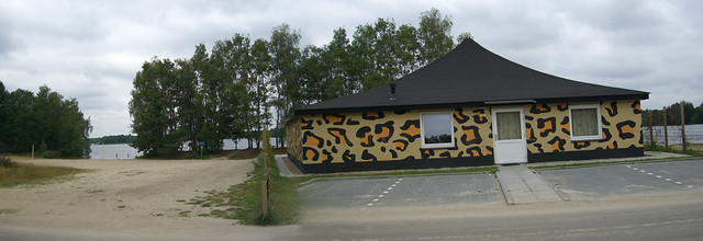 CIMG1754+55 Beekse Bergen - leopard jungalow