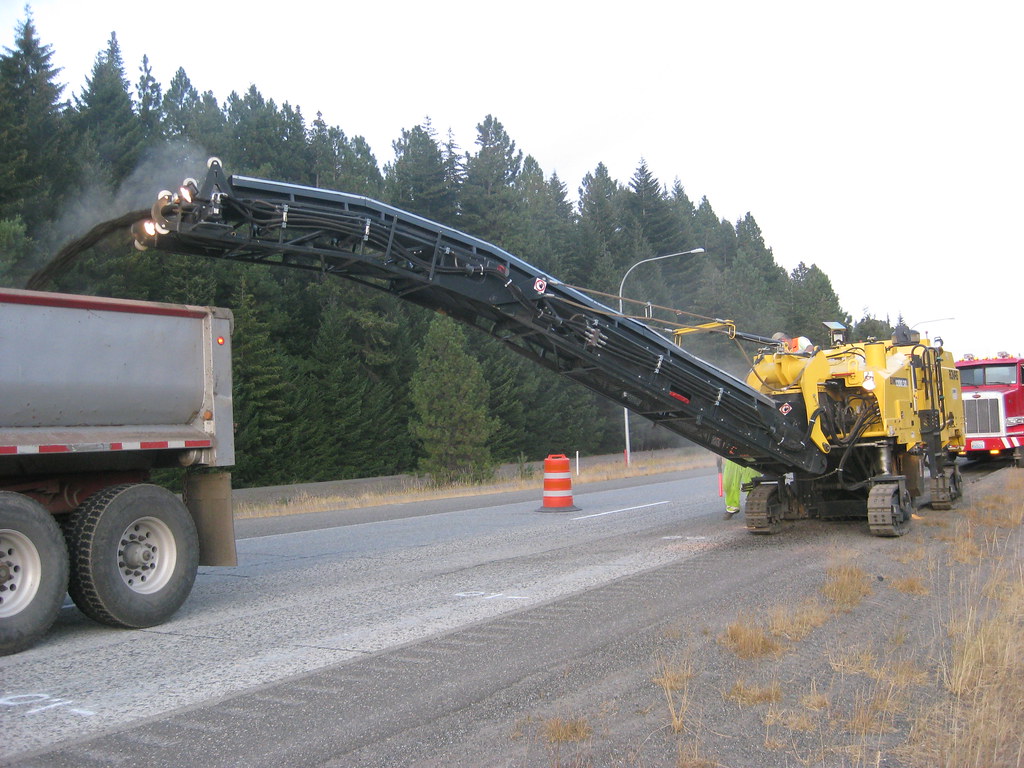 Conveyor belt carries asphalt | As part of I-90 Lake Easton … | Flickr