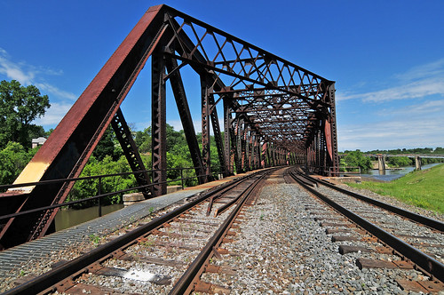 railroad bridge ohio geotagged vanishingpoint nikon perspective truss d300 massillonohio starkcountyohio nikongp1 tokinaatx124prodxii