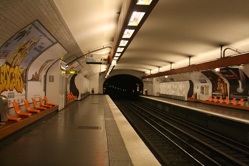 Rue du Bac Metro