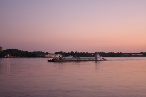 sunset river mississippi mississippiriver natchez tugboat