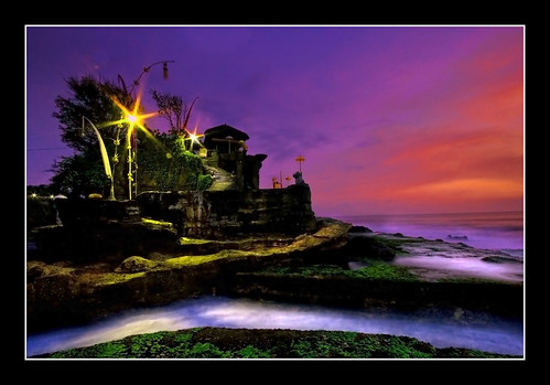 Sunset at Tanah Lot, Tabanan, Bali by Mio Cade