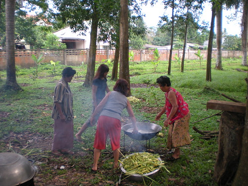 Cooking sticky rice | by motoflatdrag