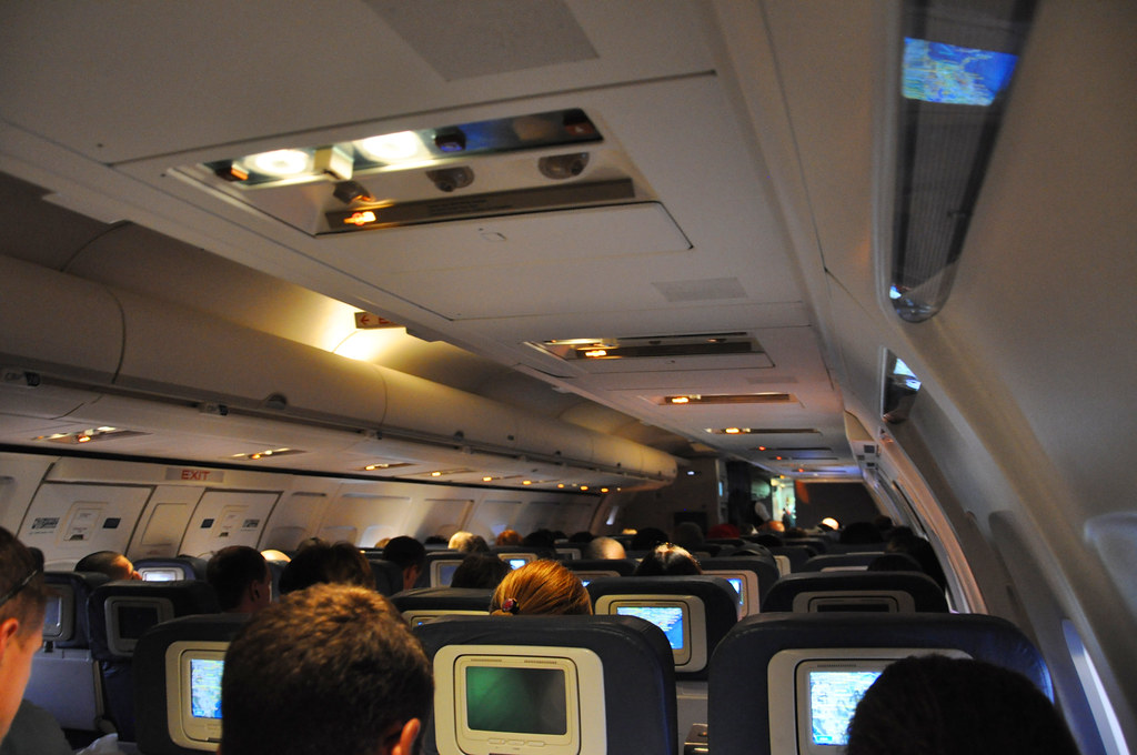 Inside A Delta 757 Flying From Lax Atl Mco We Had A Throug