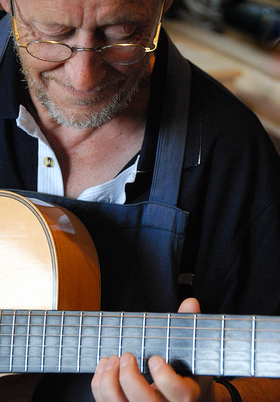 SOLO, guitar man, close-up by magda indigo